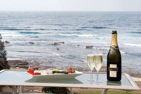 Mollymook Beach Waterfront - Sunshine Coast Tourism 9