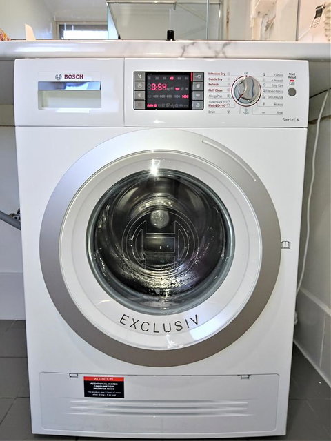 Hi 5 Glenelg Studio Apartment - Sunshine Coast Tourism 10