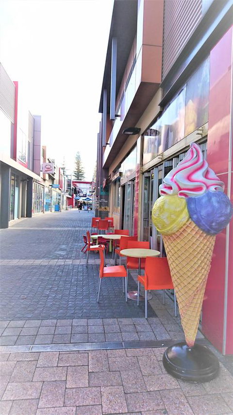 Hi 5 Glenelg Studio Apartment - Sunshine Coast Tourism 28