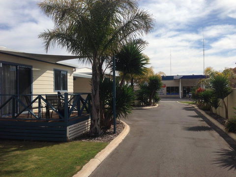 Sail & Anchor - Holiday Sunshine Coast 1