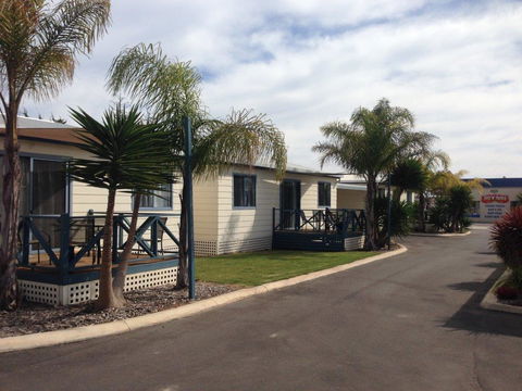 Sail & Anchor - Holiday Sunshine Coast 0