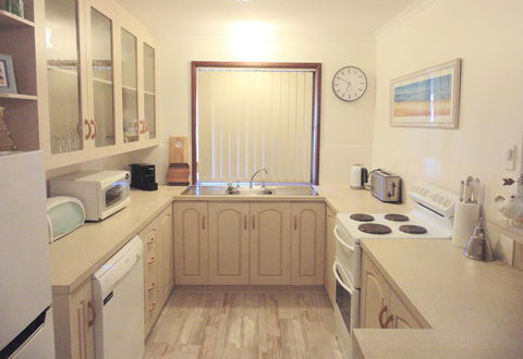 Baronet B & B - Sunshine Coast Tourism 8