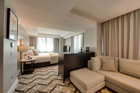 Mayfair Hotel - Holiday Sunshine Coast 5