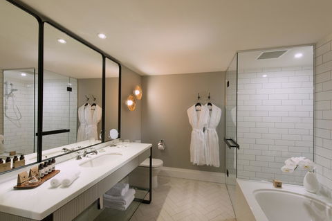 Mayfair Hotel - Holiday Sunshine Coast 17