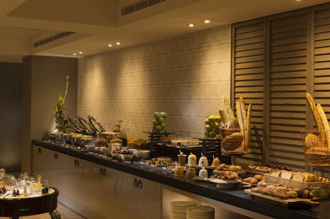 Mayfair Hotel - Holiday Sunshine Coast 3