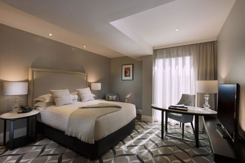 Mayfair Hotel - Holiday Sunshine Coast 11
