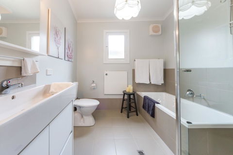 McLaren Vale Getaway - Sunshine Coast Tourism 7