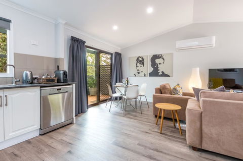 McLaren Vale Getaway - Sunshine Coast Tourism 16