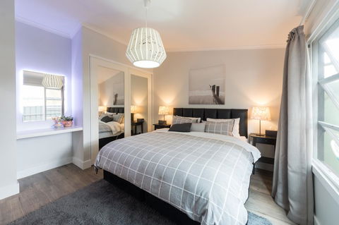 McLaren Vale Getaway - Sunshine Coast Tourism 0