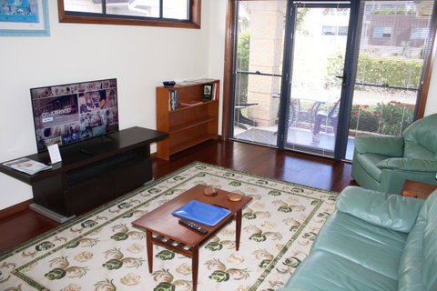 Serenity On Narrabeen Beach - 1Bdr Beachside Retreat - Sunshine Coast Tourism 7