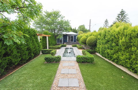 S T U D I O 22 Peaceful Retreat With Garden Views - Holiday Sunshine Coast 5