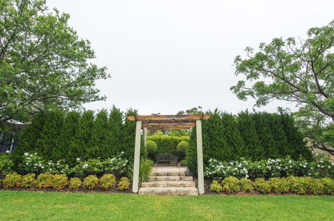 S T U D I O 22 Peaceful Retreat With Garden Views - Holiday Sunshine Coast 10