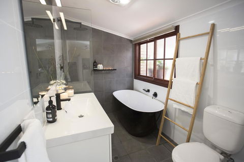 Wayfarers Cottage - Sunshine Coast Tourism 3