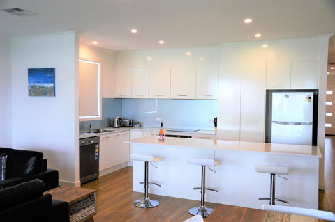 Eastern Breeze - Sunshine Coast Tourism 1