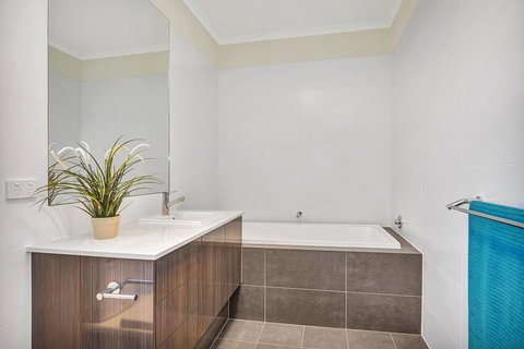 Eastern Breeze - Sunshine Coast Tourism 32