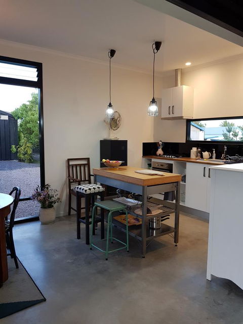 Sinclair Eco House - Holiday Sunshine Coast 9