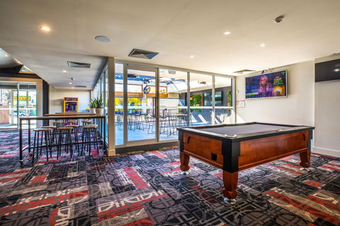 Nightcap At Finsbury Hotel - Holiday Sunshine Coast 5