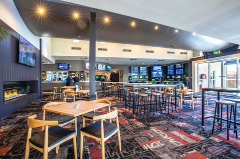 Nightcap At Finsbury Hotel - Holiday Sunshine Coast 36