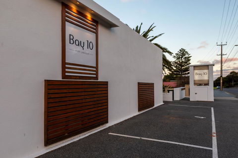 Bay 10 - Suites And Apartments - Sunshine Coast Tourism 19