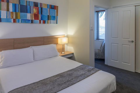 Bay 10 - Suites And Apartments - Sunshine Coast Tourism 22