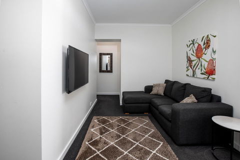 Bay 10 - Suites And Apartments - Sunshine Coast Tourism 2