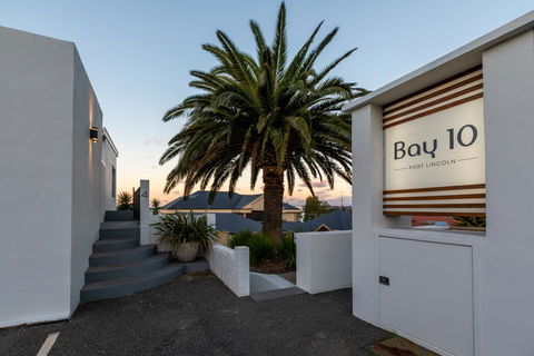 Bay 10 - Suites And Apartments - Sunshine Coast Tourism 21