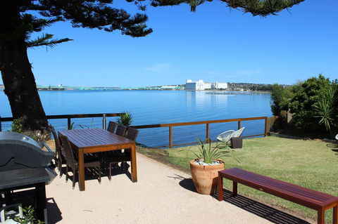 Bay 10 - Suites And Apartments - Sunshine Coast Tourism 17