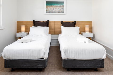 Bay 10 - Suites And Apartments - Sunshine Coast Tourism 15