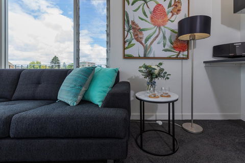 Bay 10 - Suites And Apartments - Sunshine Coast Tourism 5