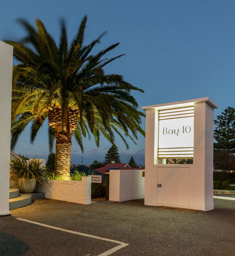 Bay 10 - Suites And Apartments - Sunshine Coast Tourism 16