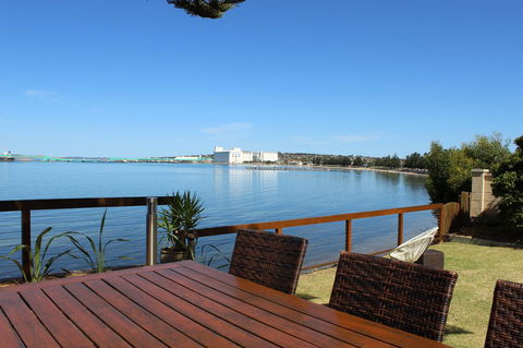 Bay 10 - Suites And Apartments - Sunshine Coast Tourism 30