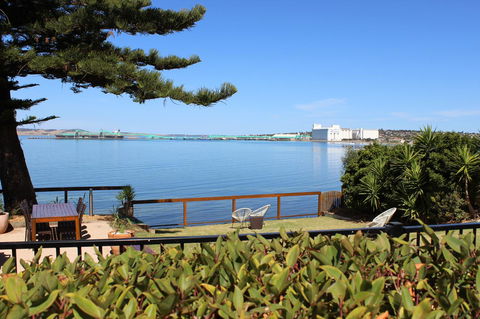 Bay 10 - Suites And Apartments - Sunshine Coast Tourism 25