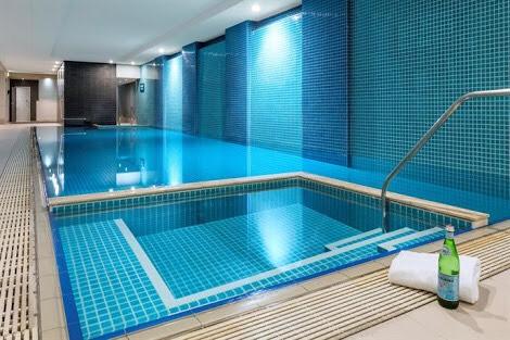 Luxury Beachside Accomodation - Sunshine Coast Tourism 11