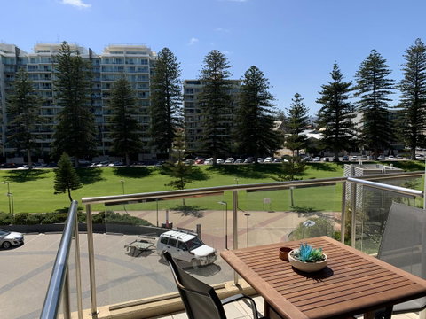 Luxury Beachside Accomodation - Sunshine Coast Tourism 0