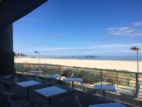 Luxury Beachside Accomodation - Sunshine Coast Tourism 26