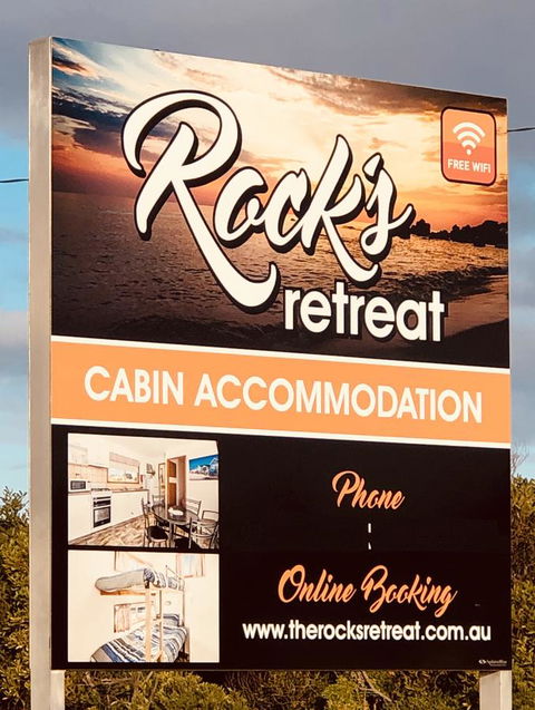 Rocks Retreat Cabin - Dolphin - Holiday Sunshine Coast 1
