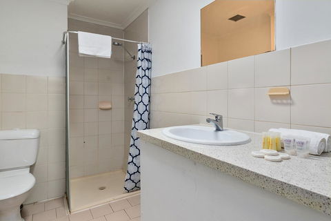 Cosmo On Bank - Sunshine Coast Tourism 12
