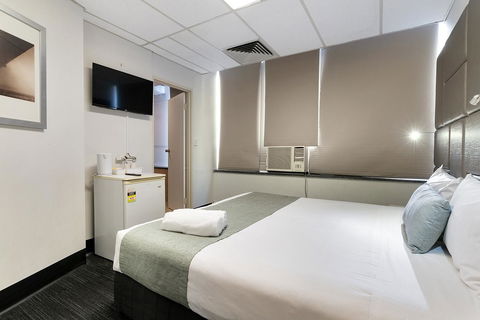 Cosmo On Bank - Sunshine Coast Tourism 10