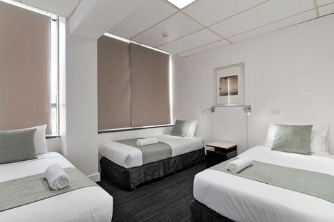Cosmo On Bank - Sunshine Coast Tourism 8