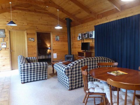 Molly's Chase - Holiday Sunshine Coast 1