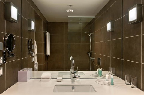 Hilton Adelaide - Sunshine Coast Tourism 13