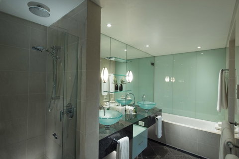 Hilton Adelaide - Sunshine Coast Tourism 25