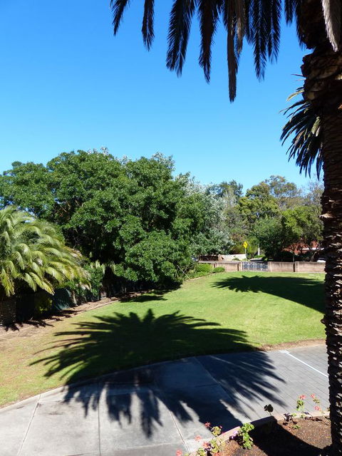 Monaco Court Apartment Adelaide - Sunshine Coast Tourism 18