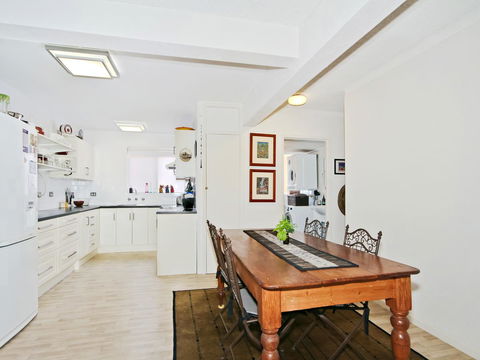 Monaco Court Apartment Adelaide - Sunshine Coast Tourism 3