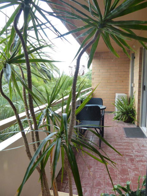 Monaco Court Apartment Adelaide - Sunshine Coast Tourism 13