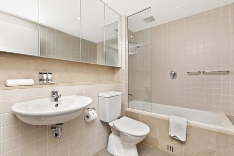 Glenelg Beach Studio - Sunshine Coast Tourism 14