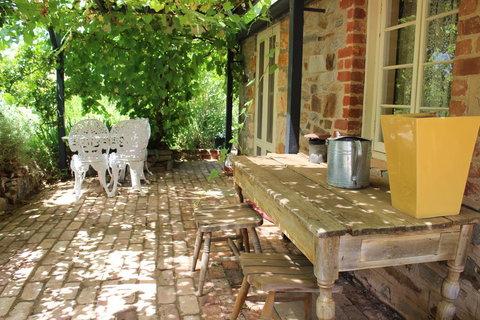 Hillside Cottage - Sunshine Coast Tourism 8