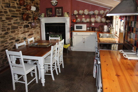 Hillside Cottage - Sunshine Coast Tourism 2