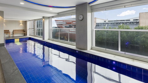 Oaks Adelaide Embassy Suites - Sunshine Coast Tourism 7