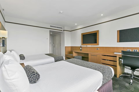 Stamford Plaza Adelaide - Holiday Sunshine Coast 35